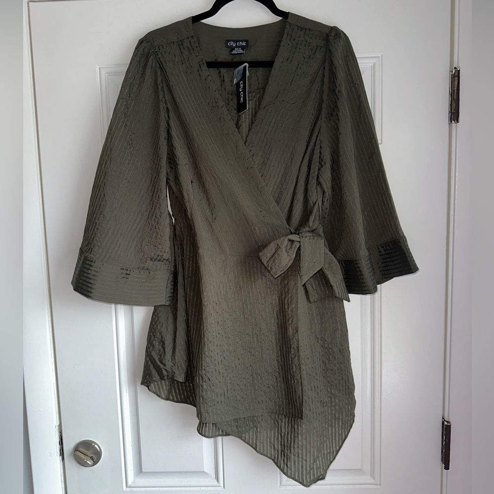 NWT CITY CHIC size 12 olive jacquard wrap shirt top Whitney v-neck blouse - Picture 5 of 7